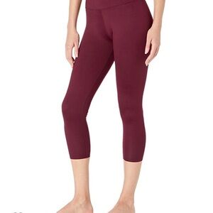 NWOT Core 10 Women's All Day Comfort 22" High-Waist Capri Yoga Legging